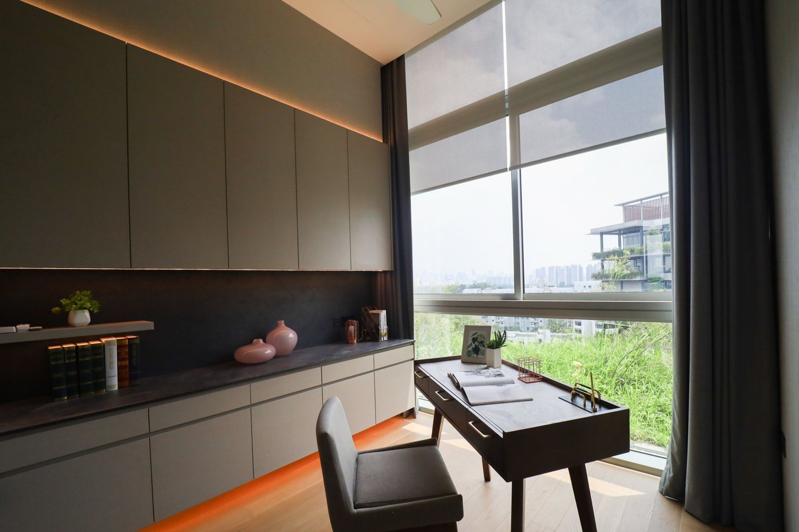 The same study room at Holland Hill after SFR staging