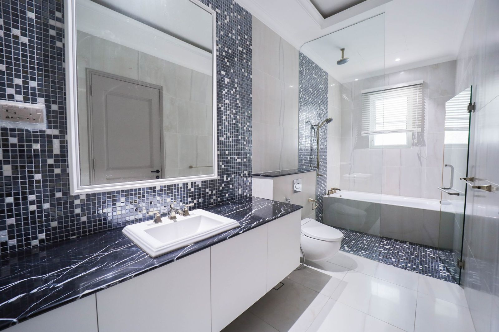 Bathroom at Tanglin Hill before staging