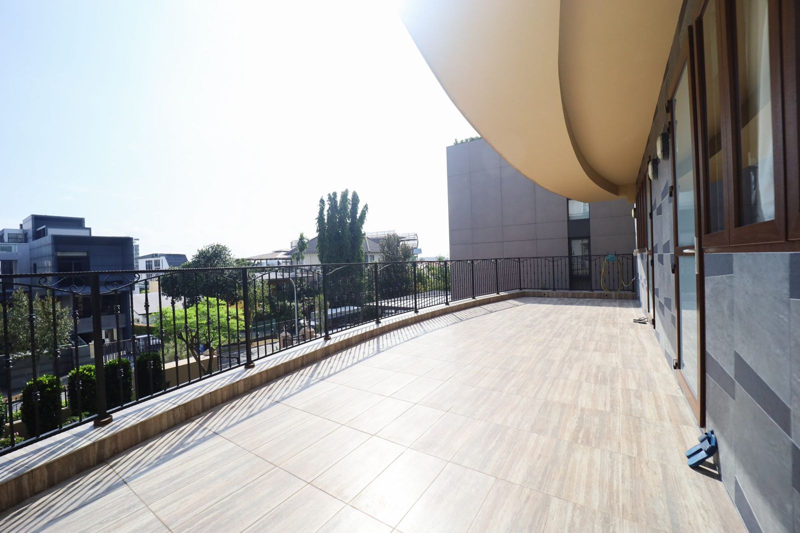 Balcony before staging